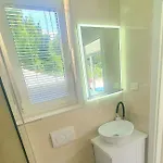 Apartment Pool And Jacuzzi Luxury