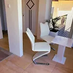 Pool And Jacuzzi Luxury Apartment *
