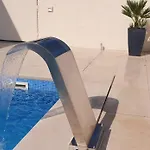 Pool And Jacuzzi Luxury Apartment