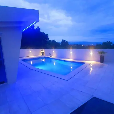 Jacuzzi And Pool Matulji