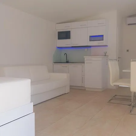 Pool And Jacuzzi Luxury *