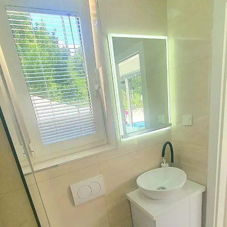 Διαμέρισμα Pool And Jacuzzi Luxury