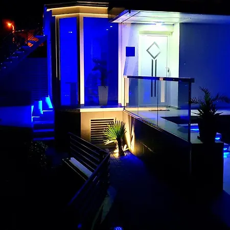 Pool And Jacuzzi Luxury