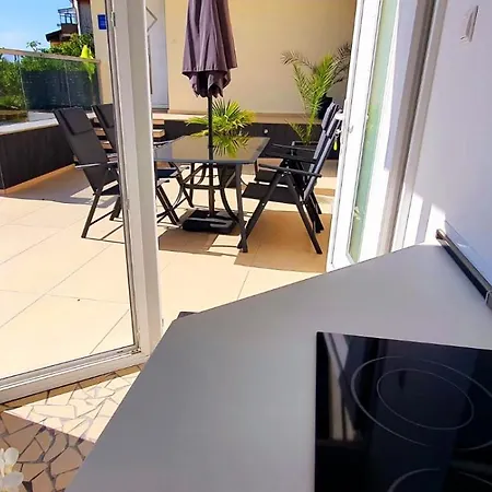 Διαμέρισμα Pool And Jacuzzi Luxury