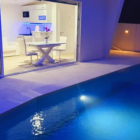 Pool And Jacuzzi Luxury Apartmán Matulji