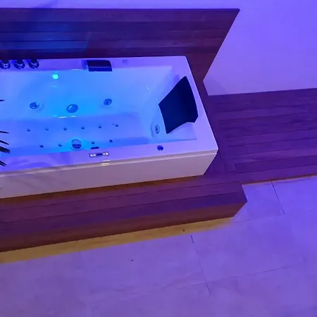 Pool And Jacuzzi Luxury 아파트 마툴지