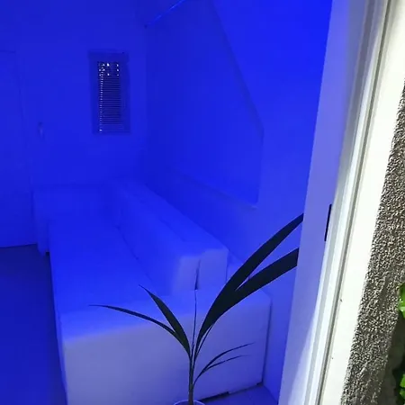 아파트 Pool And Jacuzzi Luxury 마툴지
