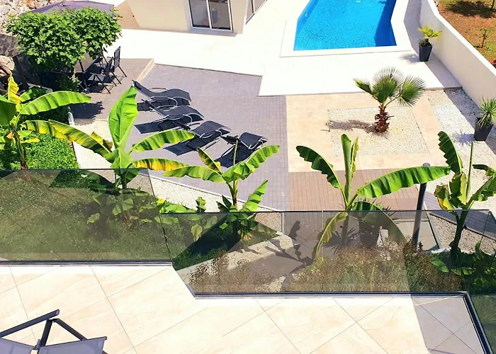 Pool And Jacuzzi Luxury アパート *