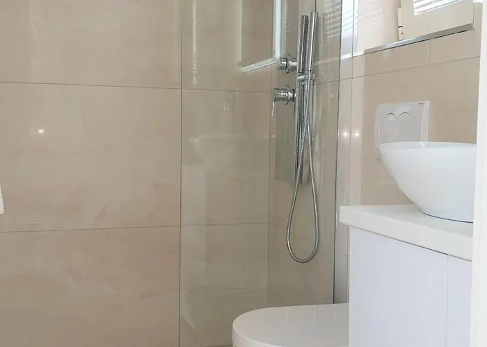 Pool And Jacuzzi Luxury アパート マトゥリ