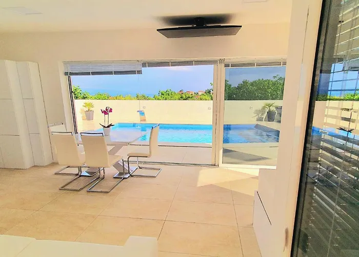 Pool And Jacuzzi Luxury * Matulji