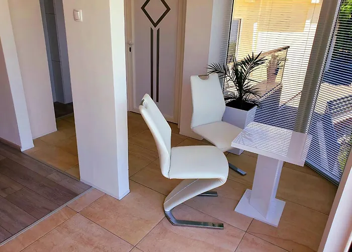 Pool And Jacuzzi Luxury アパート *