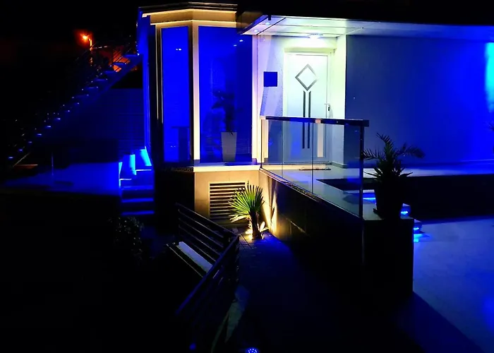 Pool And Jacuzzi Luxury