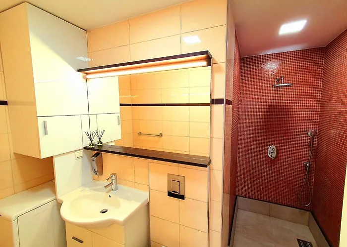 Pool And Jacuzzi Luxury アパート *