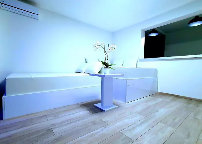 Apartment Pool And Jacuzzi Luxury *